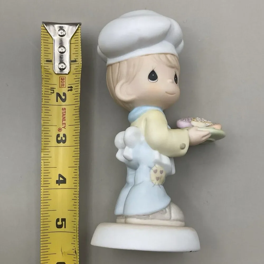 Precious Moments Figurine • You Are My Favorite Dish • 2001 Enesco